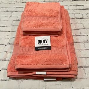 NEW DKNY Nottingham Coral Towel Set, 3 piece, color coral